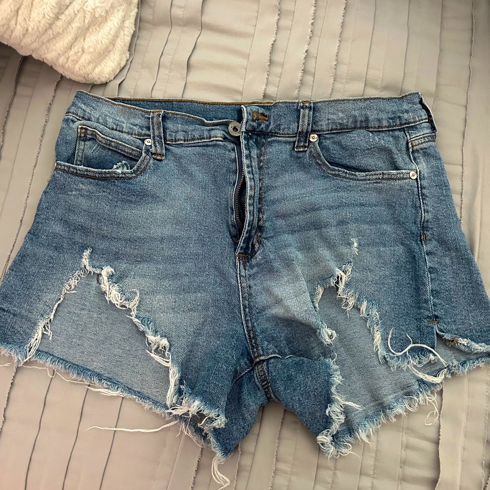 Ripped Jean shorts